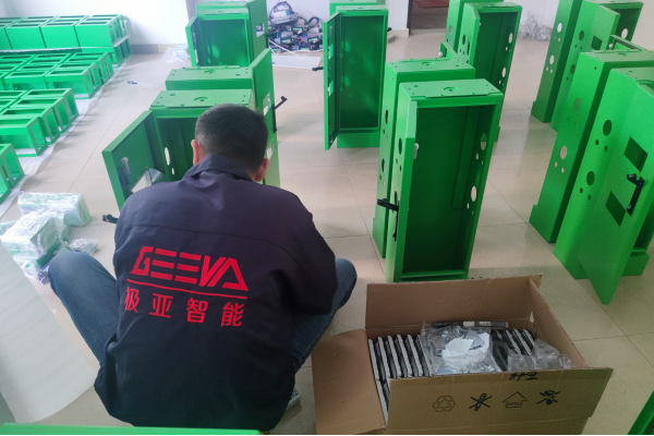 極亞智能水電樁生產車間組裝實拍，戶外供水供電設備生產過程